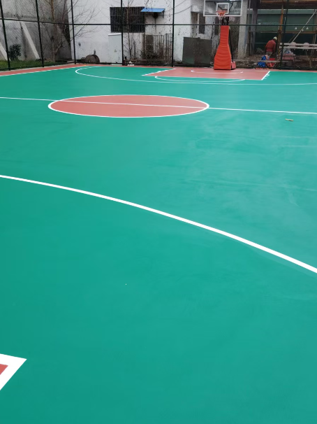 云霄 球场长期使用易出现地面开裂